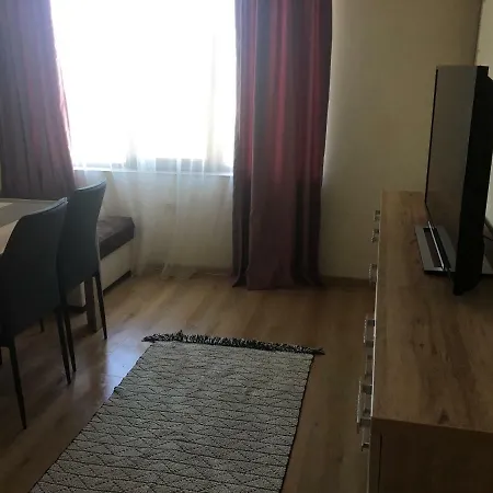 Apartment Апартамент “Рая” *