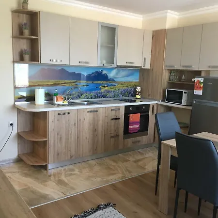 Apartment Апартамент “Рая” *